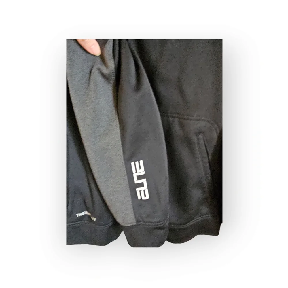 Nike Elite zip‎ up hooded jacket